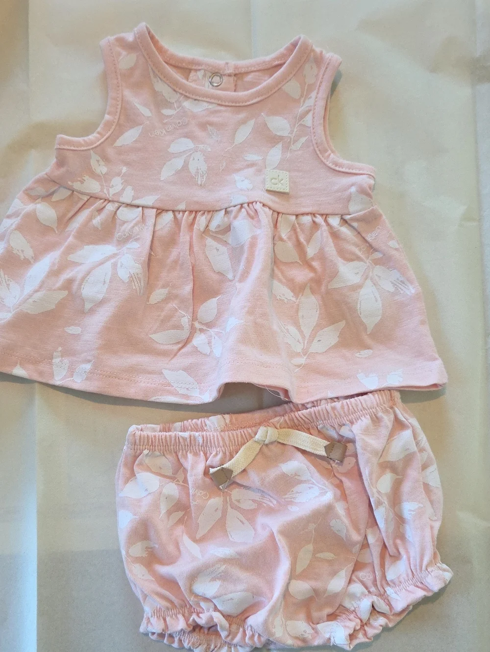 Calvin Klein Baby Girl Outfit 0-3 Months Pink Floral NWOT